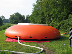 Forest Service Model 4 x 13 x 176 Vinyl Fol-Da-Tank SSTFS-5000-VNYL-OR Self-Supporting Portable Water Tank Orange 